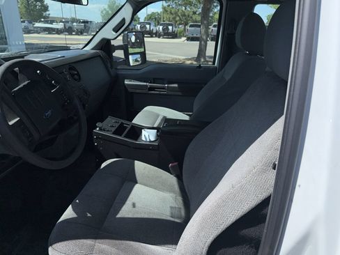 Used 2015 Ford F550 2WD SuperCab Super Duty image 5