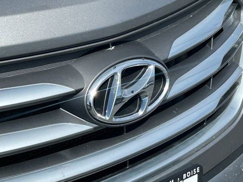 Used 2018 Hyundai Santa Fe Sport image 8