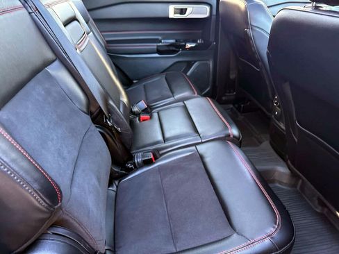 Used 2024 Ford Explorer ST-Line w/ Class IV Trailer Tow Package image 12