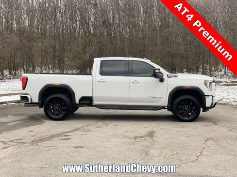 Used 2024 GMC Sierra 2500 AT4 w/ Technology Package image 8