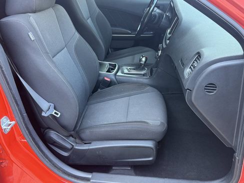 Used 2020 Dodge Charger SXT RWD image 12