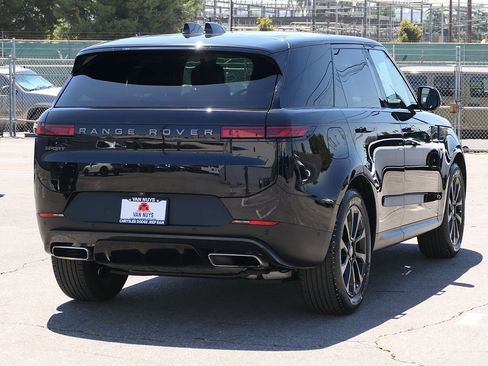 Used 2024 Land Rover Range Rover Sport SE AWD/4WD image 3