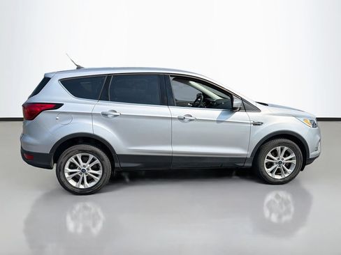 Used 2019 Ford Escape SE FWD image 4