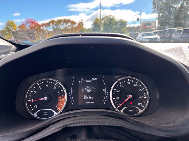 Used 2018 Jeep Renegade Latitude FWD image 16