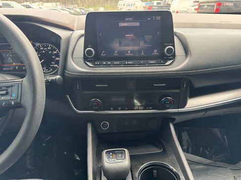 Used 2023 Nissan Rogue SV image 18