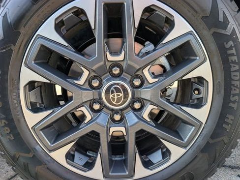 Used 2023 Toyota Tundra Limited image 7