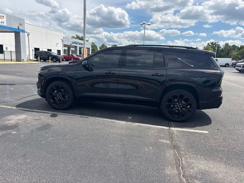 Used 2025 Chevrolet Traverse RS AWD/4WD image 7