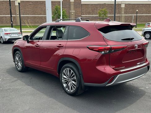 Certified 2021 Toyota Highlander Platinum image 5