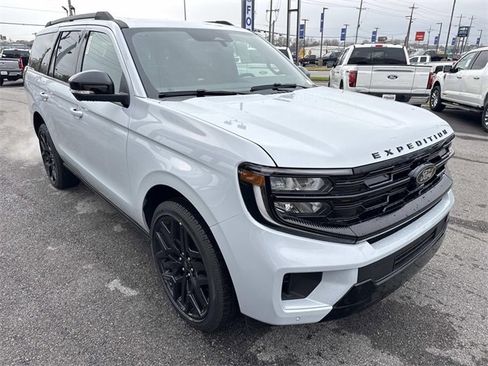 New 2026 Ford Expedition Platinum w/ Stealth Performance Package image 3