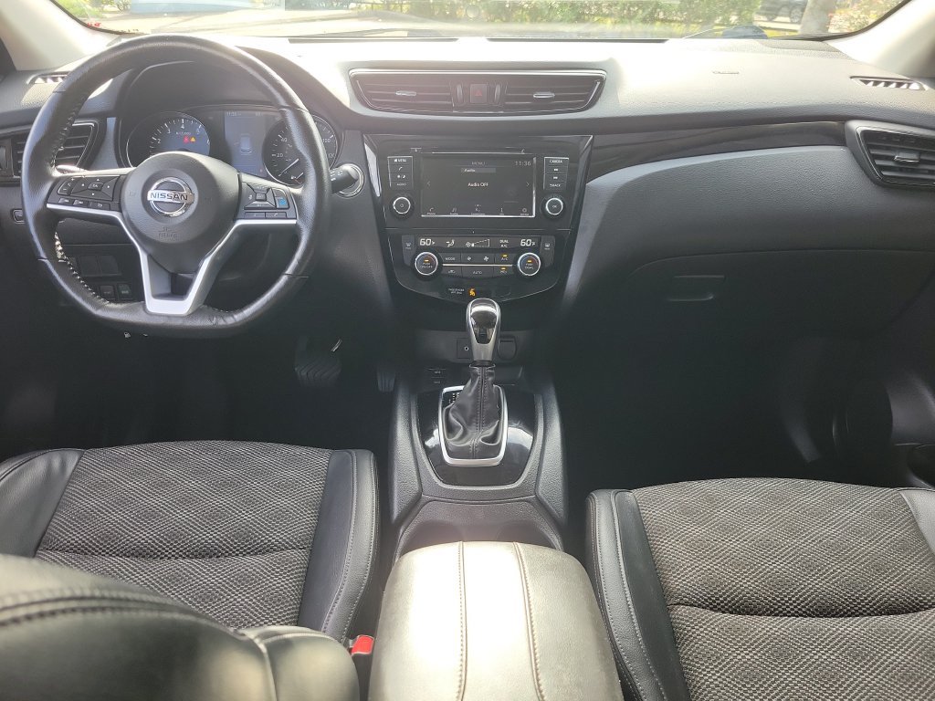 Certified 2022 Nissan Rogue Sport SV w/ Technology Package AWD/4WD image 12