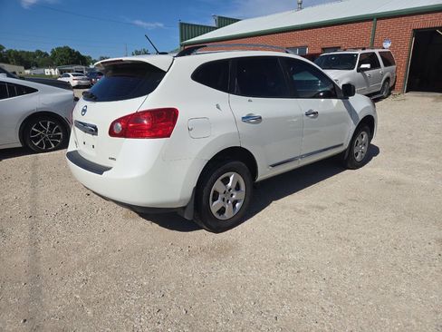 Used 2014 Nissan Rogue S w/ Convenience Package AWD/4WD image 3