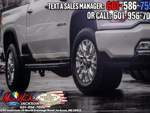 Used 2022 Chevrolet Silverado 2500 High Country image 2