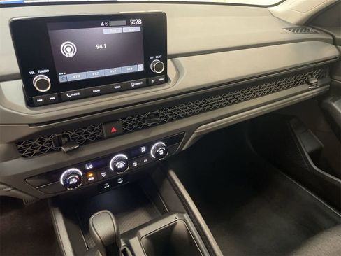 Used 2025 Honda Accord LX image 27