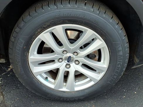 Used 2018 Ford Explorer XLT image 20