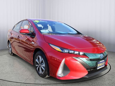 Used 2018 Toyota Prius Prime Plus image 1