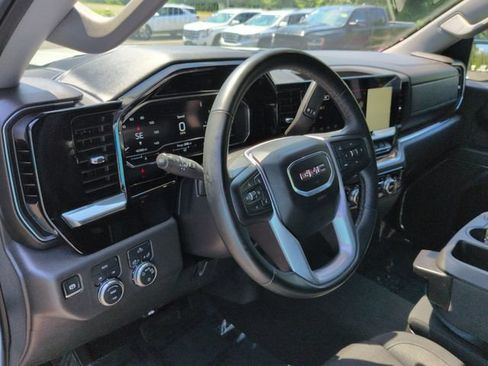 Used 2024 GMC Sierra 1500 SLE AWD/4WD image 10
