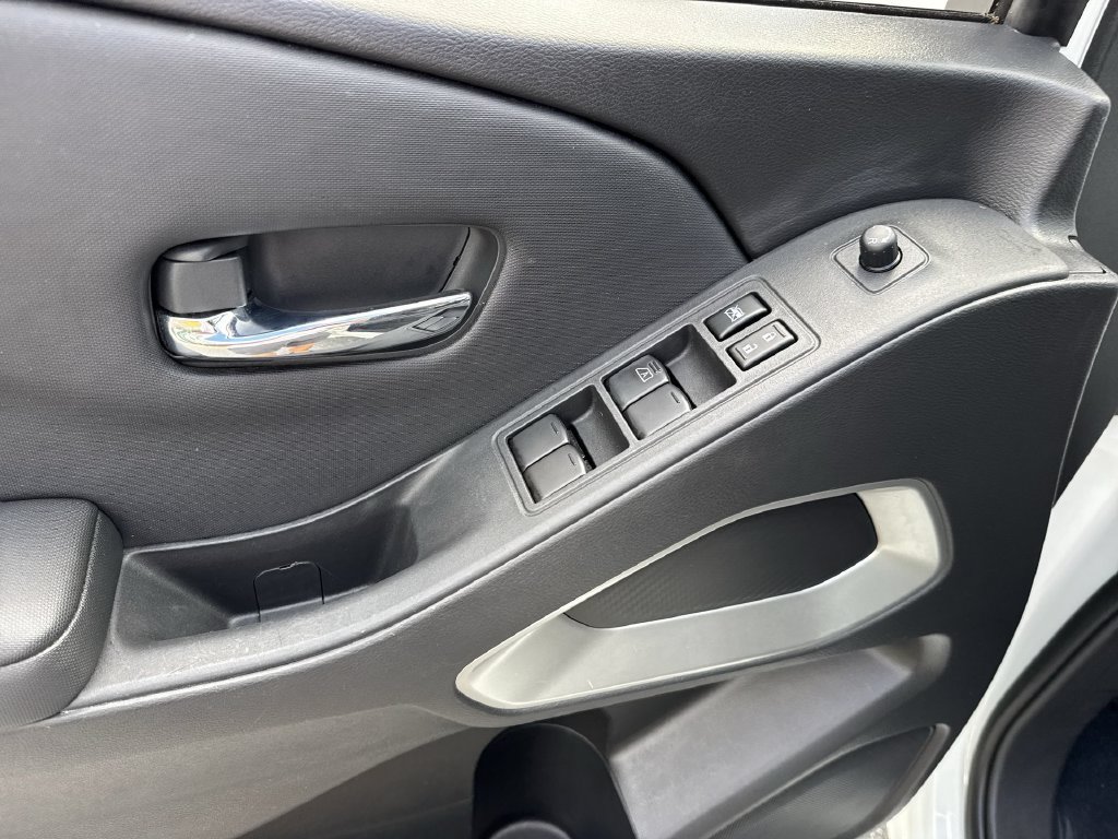 Used 2022 Nissan Frontier SV AWD/4WD image 39