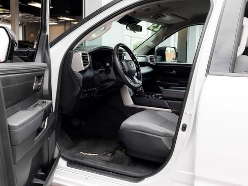 Used 2023 Toyota Tundra SR5 w/ SR5 Convenience Package AWD/4WD image 28