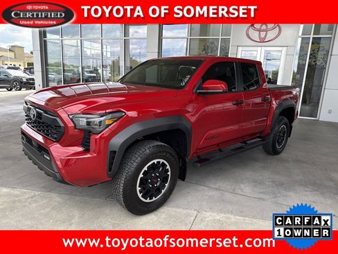 Certified 2025 Toyota Tacoma TRD Off-Road AWD/4WD image 1