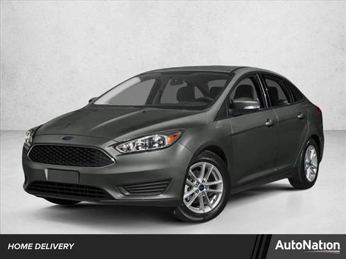 Used 2018 Ford Focus SE w/ Cold Weather Package image 1