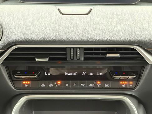 Used 2024 MAZDA CX-90 Plug-In Hybrid w/ Premium Pkg AWD/4WD image 27