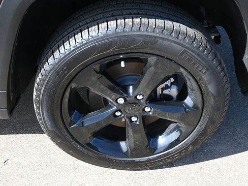 New 2025 Jeep Grand Cherokee L Limited w/ Black Appearance Package image 8