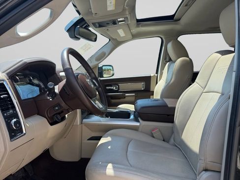 Used 2018 RAM 1500 Laramie w/ Convenience Group AWD/4WD image 17