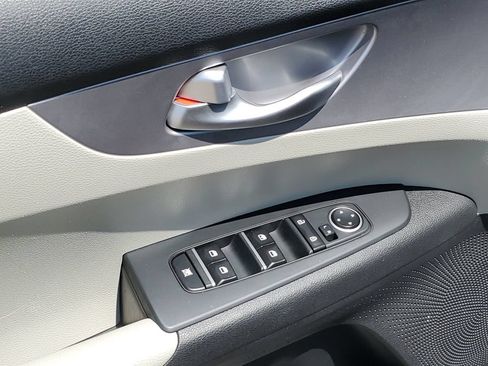 Used 2023 Kia Forte LXS FWD image 22