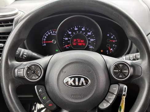 Used 2014 Kia Soul + FWD image 17