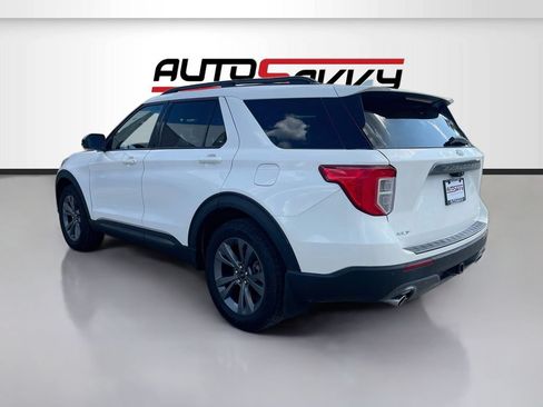 Used 2023 Ford Explorer XLT w/ Equipment Group 202A AWD/4WD image 5
