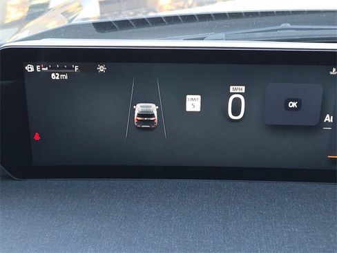 New 2025 Ford Expedition Active image 28