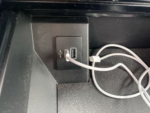 Used 2025 Ford F150 Lariat AWD/4WD image 16