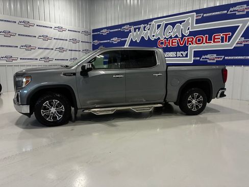 Used 2022 GMC Sierra 1500 SLT w/ SLT Convenience Package AWD/4WD image 3