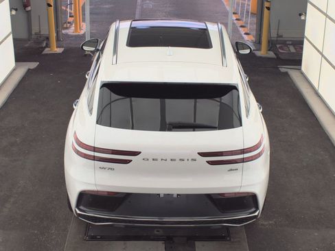 Used 2026 Genesis GV70 2.5T Advanced image 8