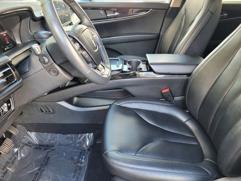 Used 2023 Lincoln Nautilus FWD w/ Premium Package image 21