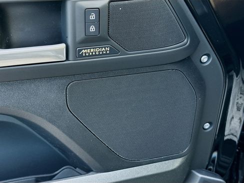 New 2026 Land Rover Defender 110 X-Dynamic SE AWD/4WD image 24