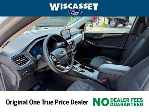 Used 2025 Ford Escape Active w/ Cold Weather Package image 4