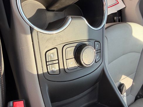 Used 2021 GMC Terrain SLT image 21