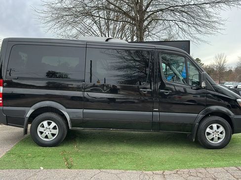 Used 2016 Mercedes-Benz Sprinter 2500 image 14