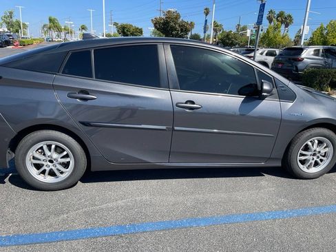 Used 2021 Toyota Prius LE FWD image 11