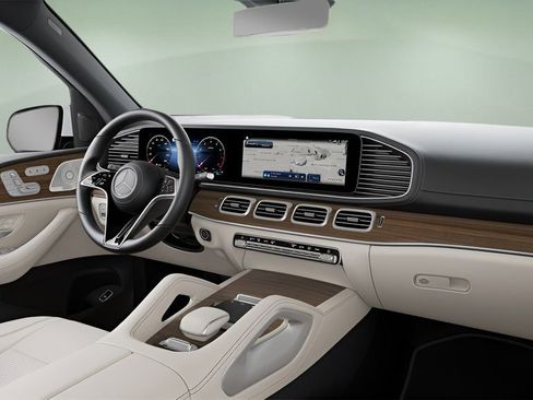 Used 2025 Mercedes-Benz GLS 450 4MATIC image 41