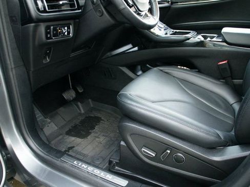 Used 2023 Lincoln Nautilus Reserve w/ Equipment Group 201A image 16