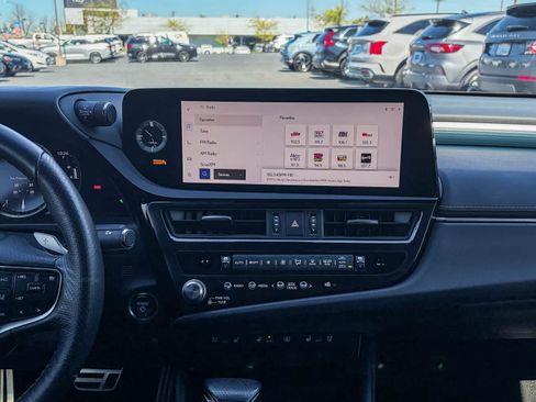 Used 2024 Lexus ES 300h F Sport w/ Accessory Package (Z1) image 12