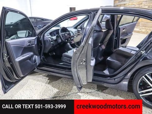 Used 2017 Honda Accord Sport Special Edition image 40