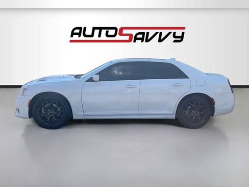 Used 2023 Chrysler 300 Touring L w/ Popular Equipment Group AWD/4WD image 4