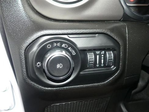 Used 2020 Jeep Wrangler Unlimited Sport S image 41