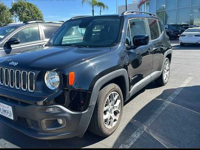 Used 2018 Jeep Renegade Latitude w/ UConnect 8.4 Nav Group