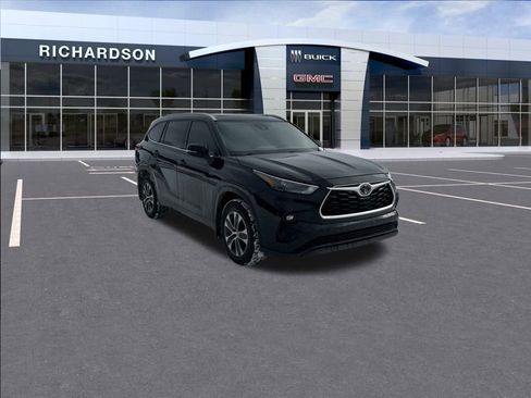 Used 2022 Toyota Highlander XLE image 7