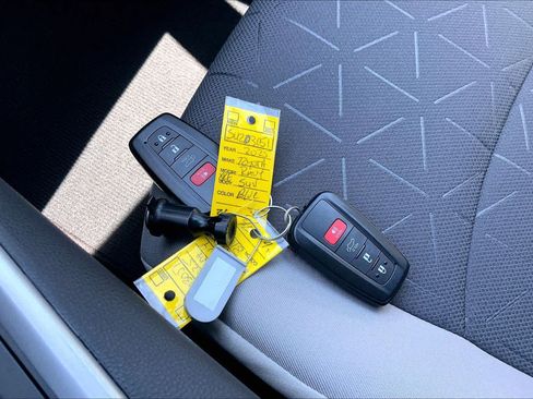 Used 2025 Toyota RAV4 XLE w/ Convenience Package AWD/4WD image 15