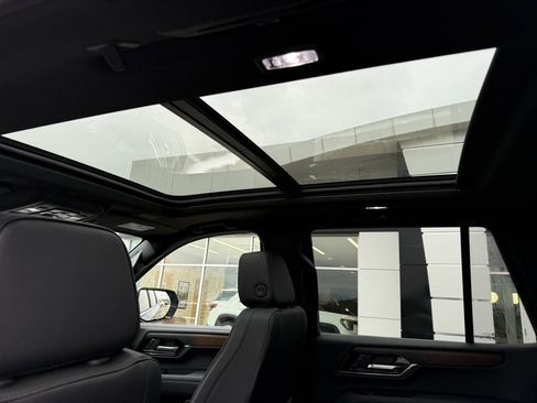 New 2026 GMC Yukon Denali w/ Sun & Power Step Package image 11